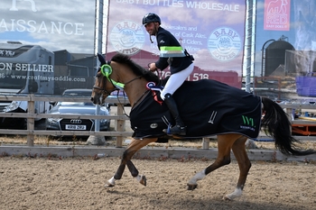 William Rekert Takes Top Spot at Weston Lawns in GFS Saddles Senior Newcomers Second Round 